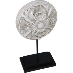 Polyresin ornament on stand L