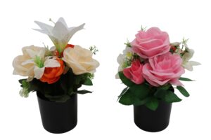 Mixed flowers in plastic pot 26-30cmH